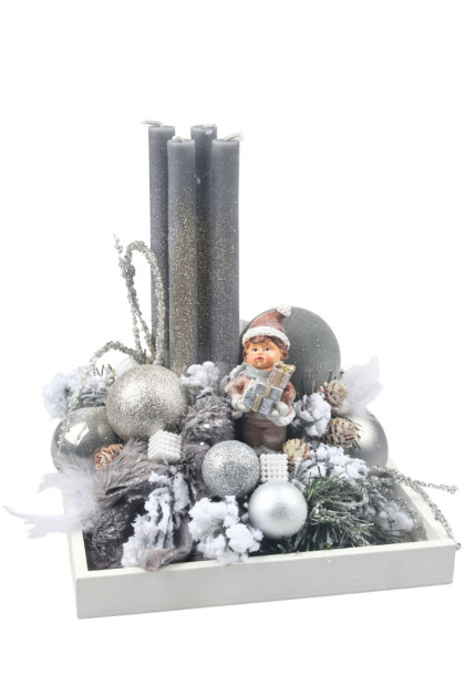 Vianočný advent - dieťa na drev. podnose