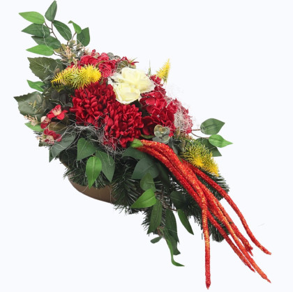 Aranžmán betón s kyticou dálií a doplnky