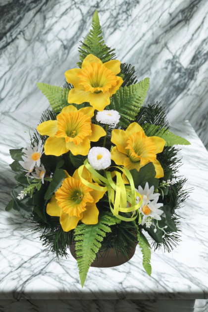 Aranžmán  betón jarný s narcismi