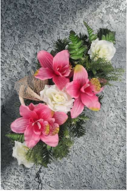 Aranžmán betón 333 s orchideami