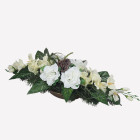 Aranžmán betón - ruže, gladioly a doplnky